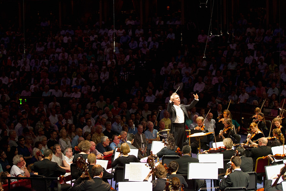 St. Louis Symphony Orchestra Palys the BBC Proms